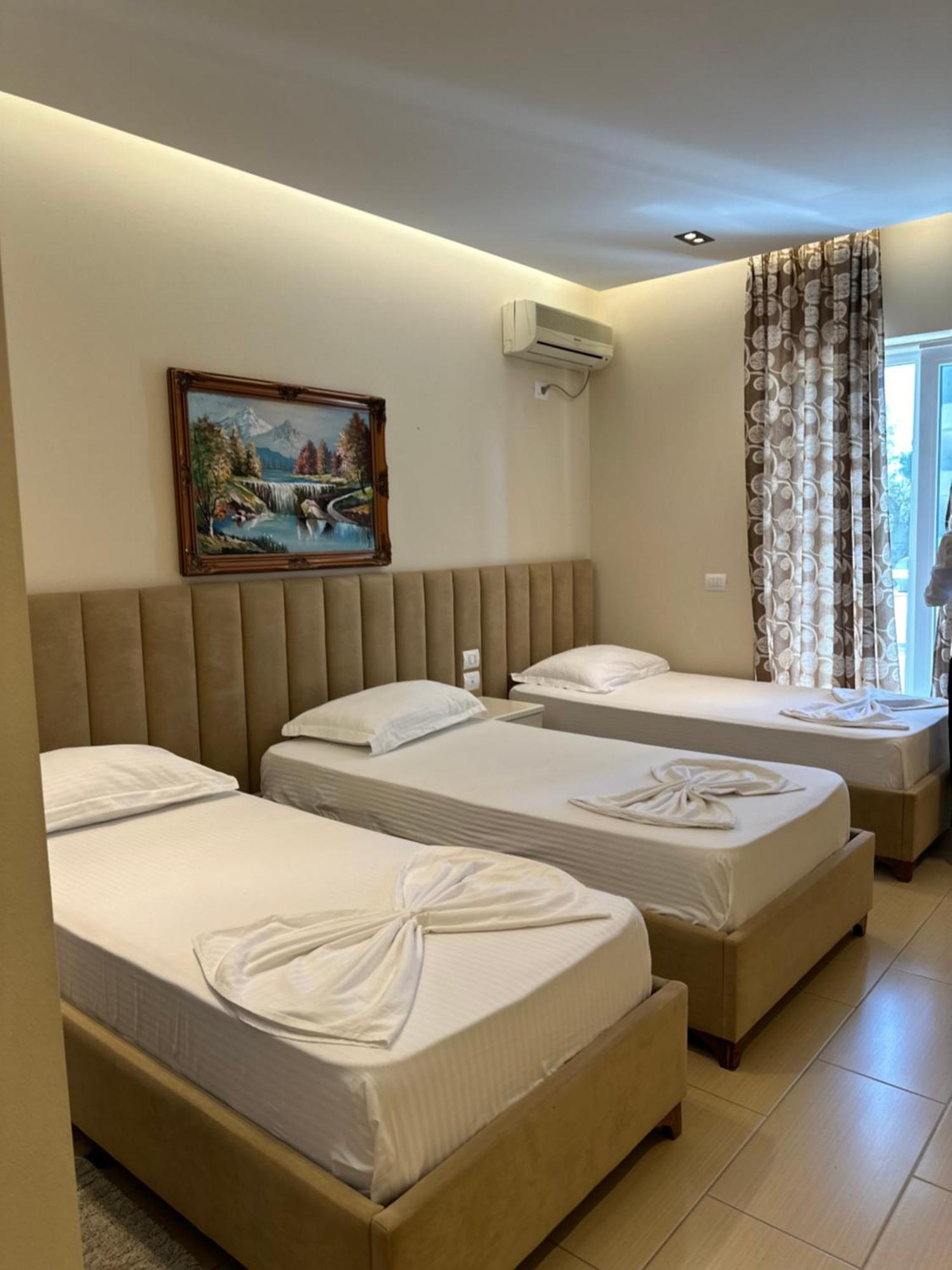 Hotel Vila Mare Durres Exterior photo